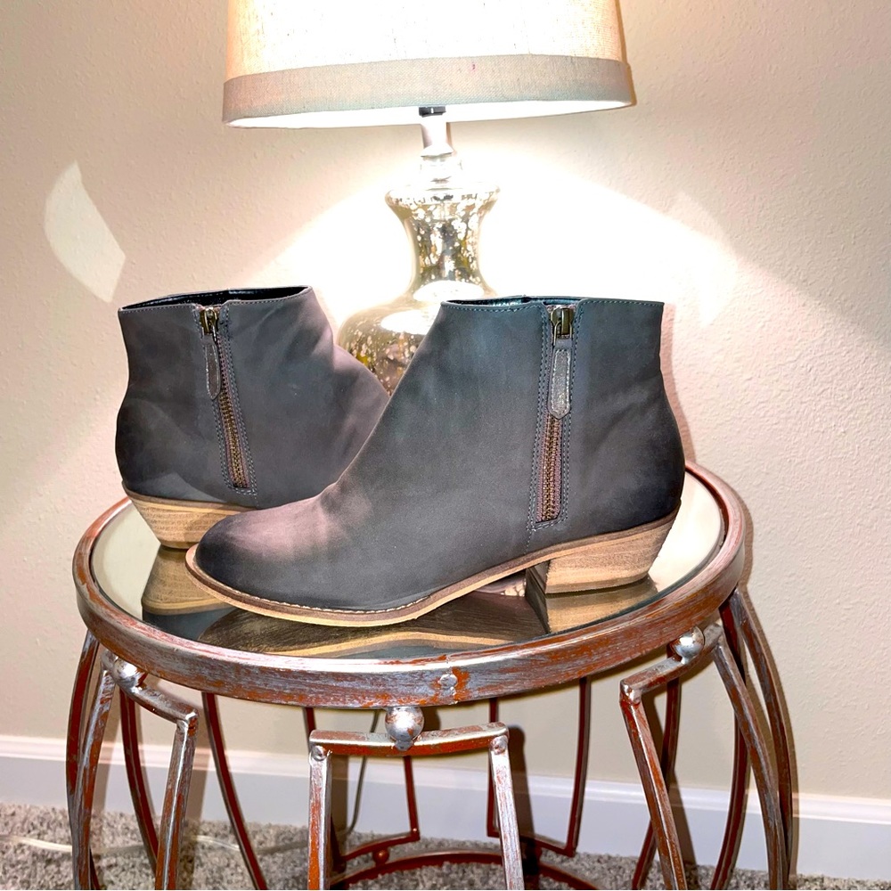 Tucker + Tate Grey Booties size 7